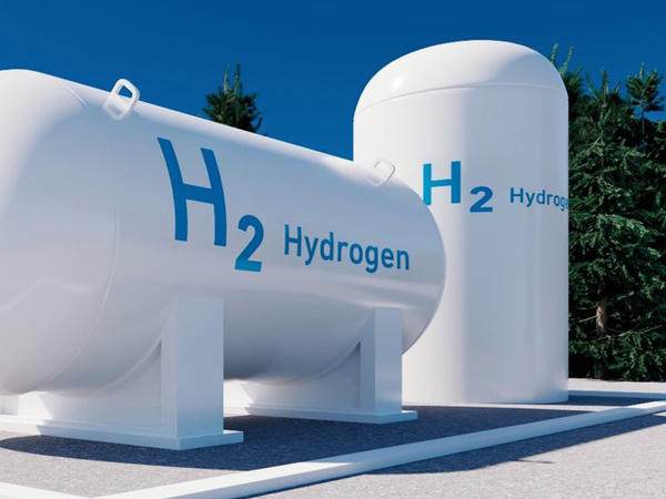   Zwei stationäre Wasserstofftanks
